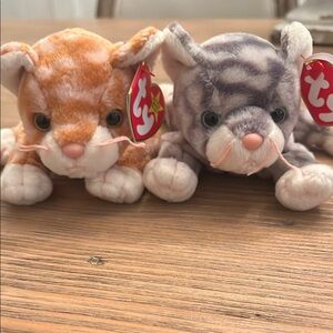 TWO BEANIE BABIES SILVER AND AMBER